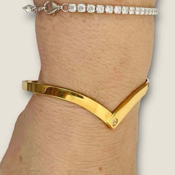 Gold plated open cuff bracelet choose one - Picture 6 of 10